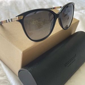 Authentic Polarized Burberry Sunglasses